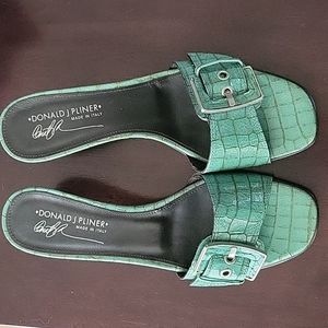 Donald J Pliner Kinzy Mule Size 9